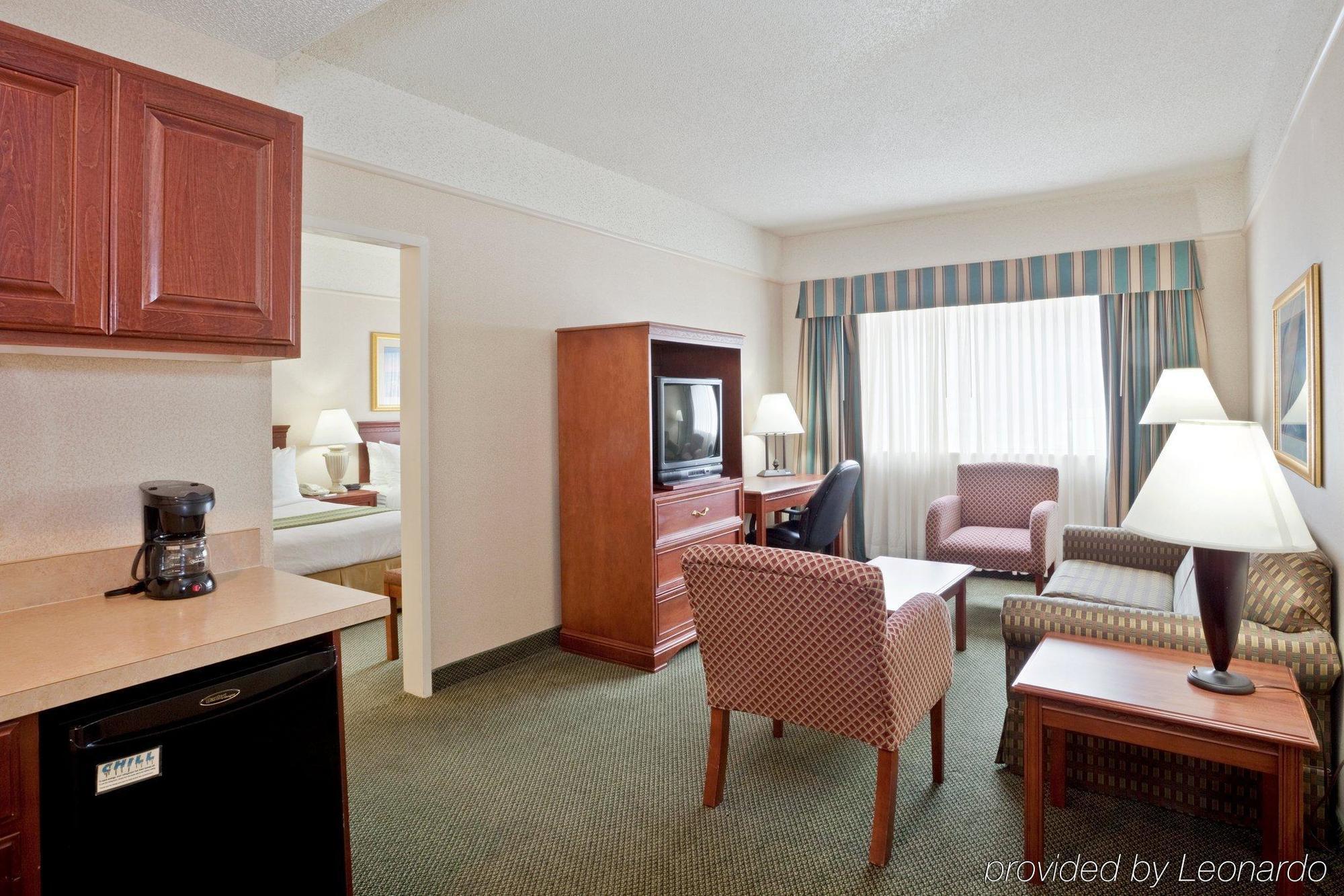 Holiday Inn Hotel & Suites Overland Park-West, An Ihg Hotel Phòng bức ảnh